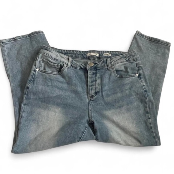 High Rise Distressed Blue Jeans - Picture 2 of 4